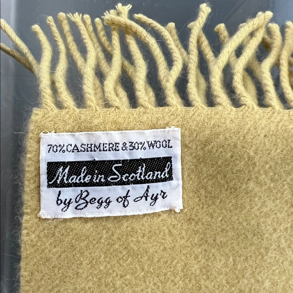 🐑Soft Cashmere Wool Blend Dry Yellow Fringe Vintage Begg of Ayr Scotland Scarf